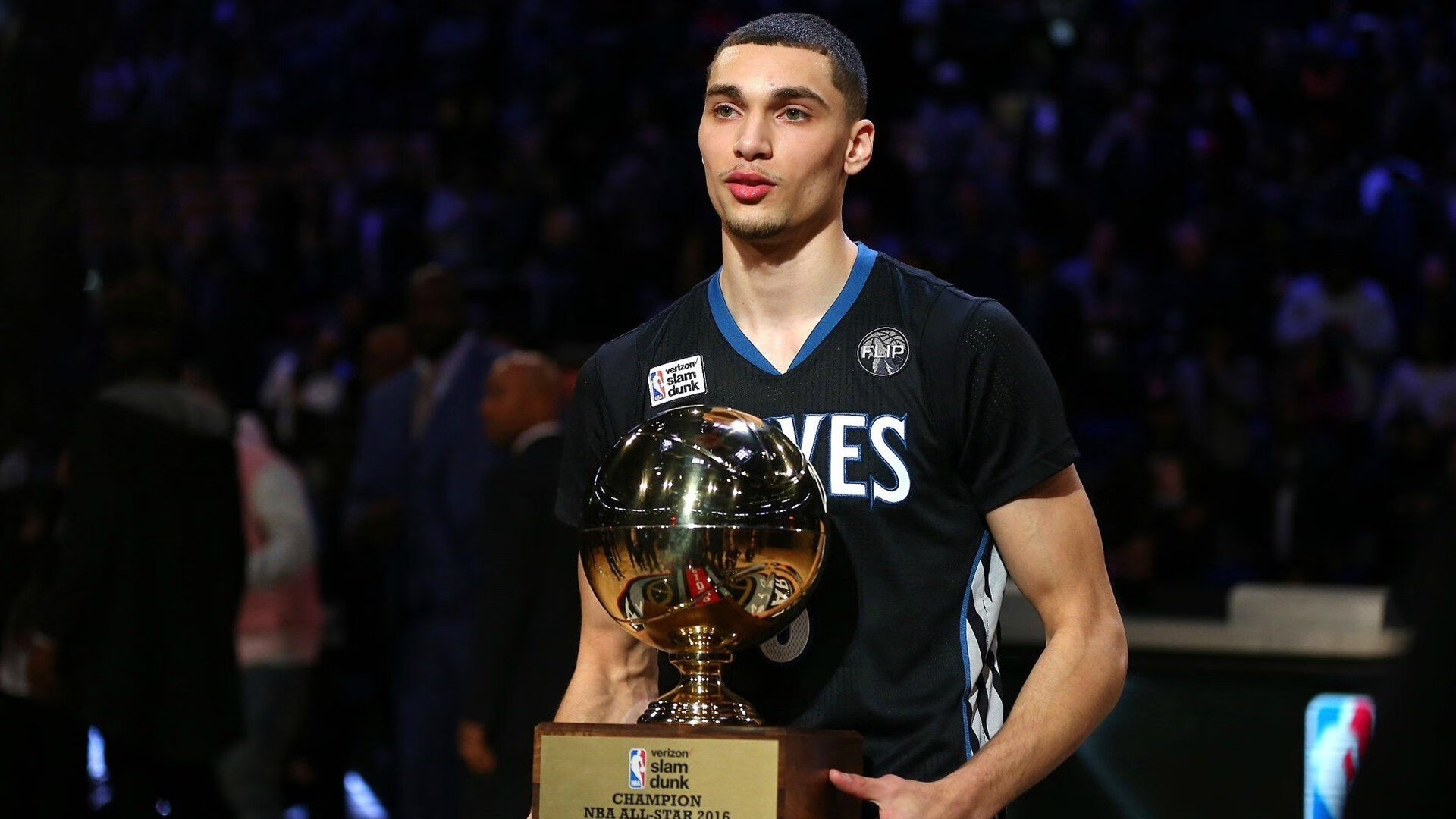 当马刺爆冷新疆队,布克的英超争冠启示录